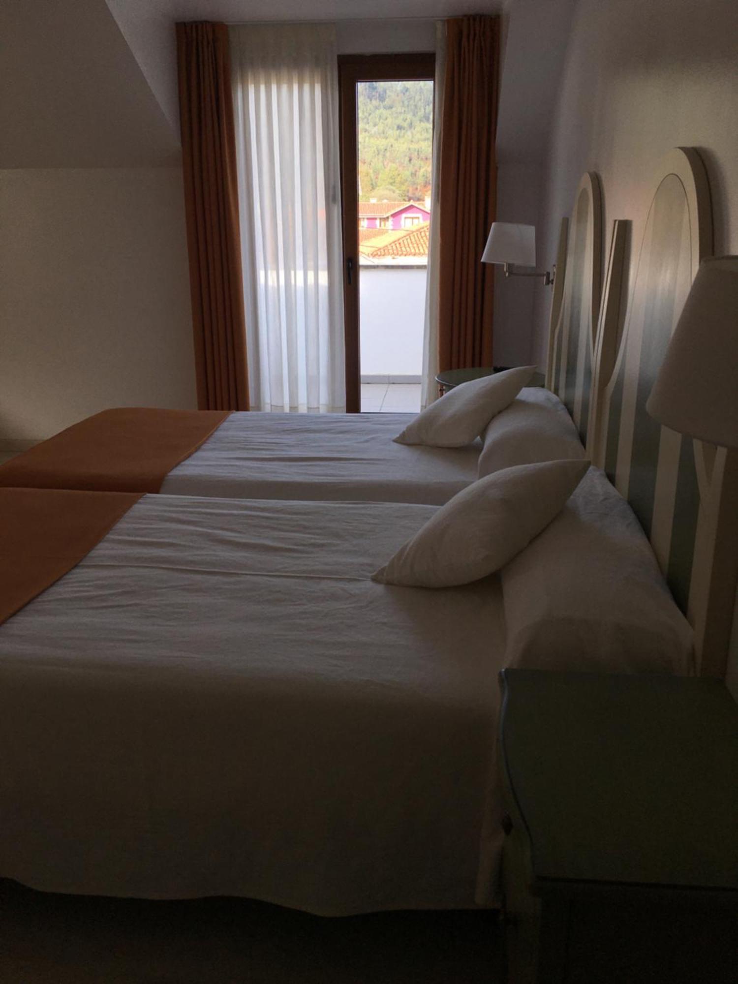 Hotel Valle de Cabezón Cabezón de la Sal Habitación foto