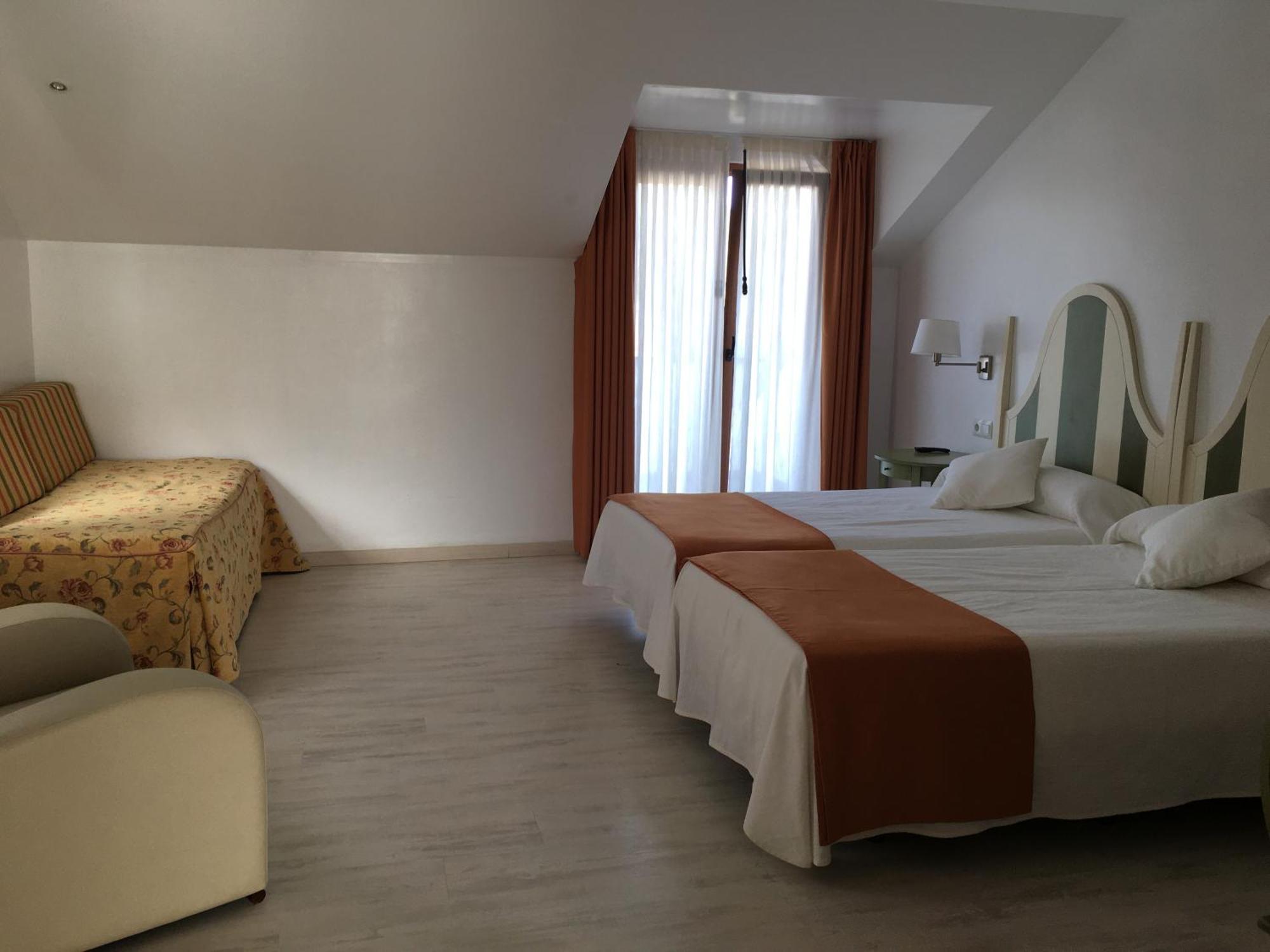 Hotel Valle de Cabezón Cabezón de la Sal Habitación foto